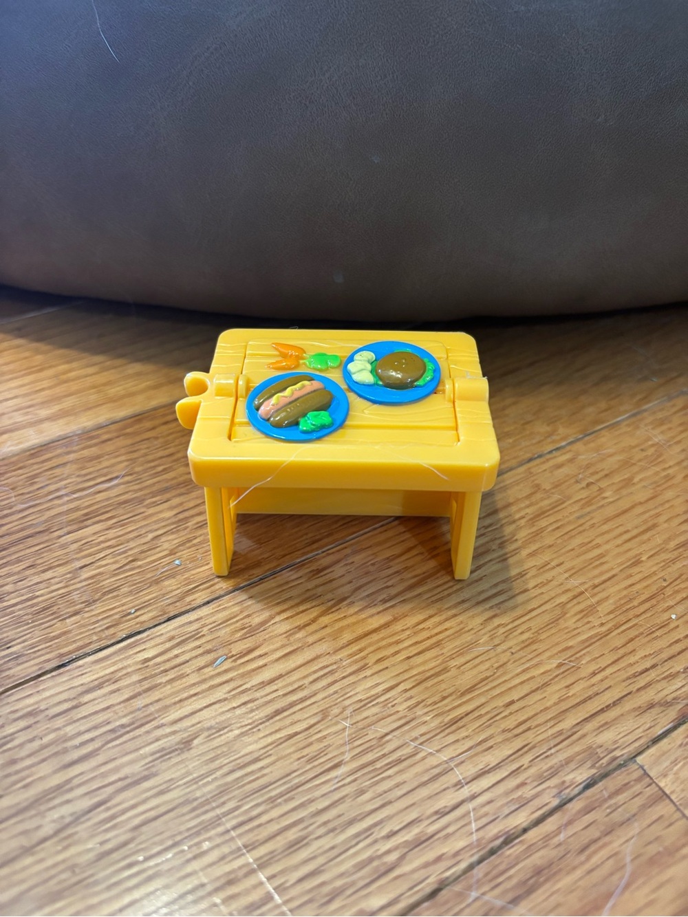 Fisher Price Little People flip top camping table hot dog food hamburger picnic